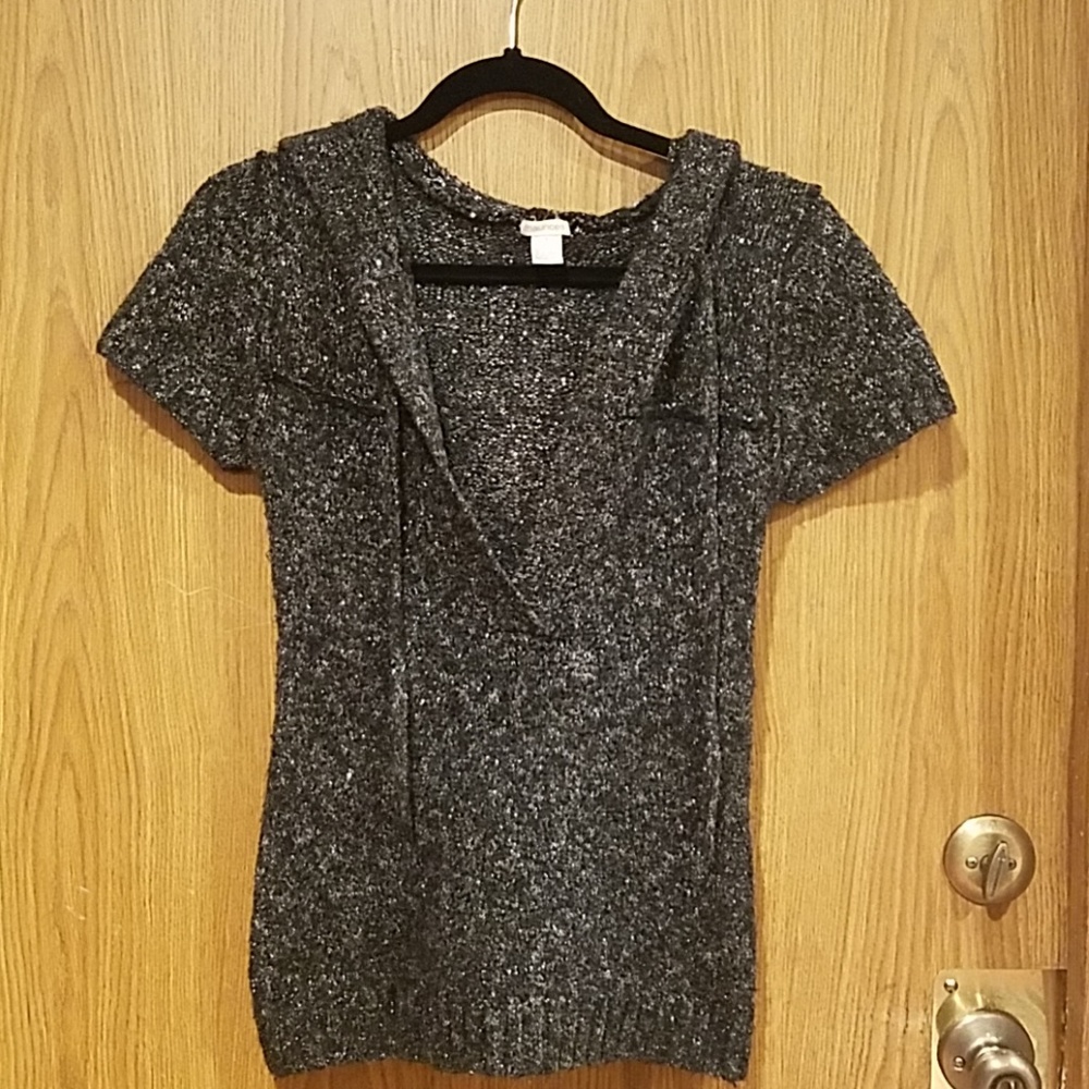 Short sleeve hooded v neck sweater
